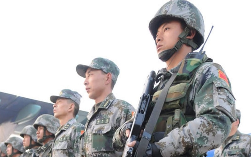 Quân đội Trung Quốc lần đầu tuyển hạ sĩ quan từ thí sinh dự thi đại học
